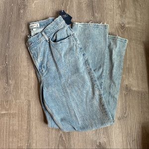 ABERCROMBIE. Straight Ultra High Rise Jeans.